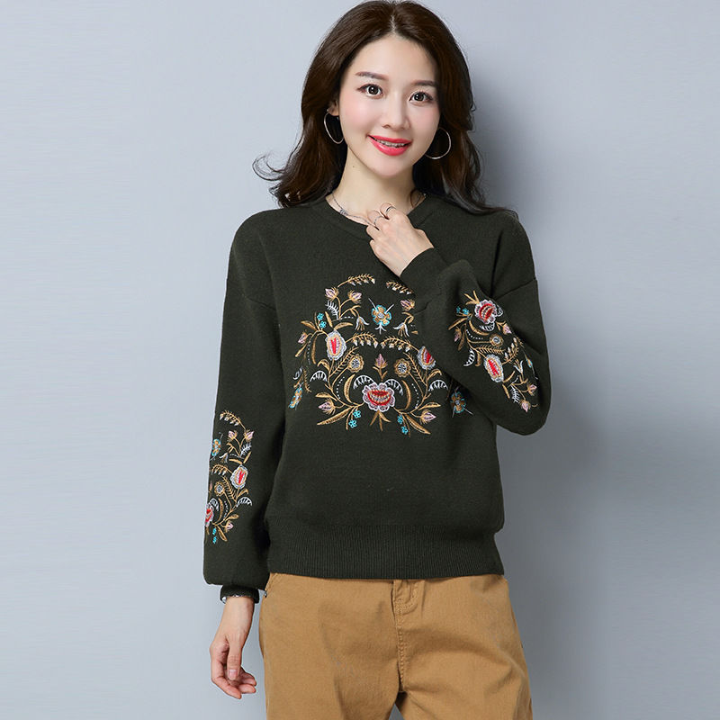 啧、啧!52岁婆婆超会打扮，小衫+白裤子，美得嫩上添嫩