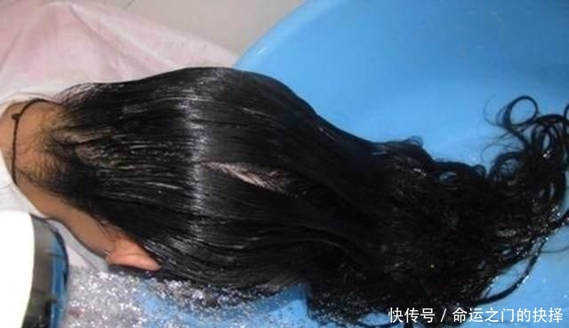 「冬季」冬季养发的“4大技巧”,发量浓密不油腻,掉发也少了,赶紧试试