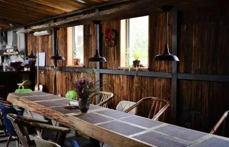 『小院』20多岁的年龄差距,却把一个破烂的农家小院变成了“桃花源”