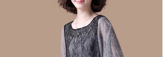 老婆一米55，但从不穿高跟鞋，穿这“小衫”+牛仔裤，显高到爆