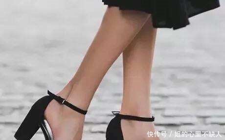 细高跟时尚尖头的设计，修饰纤细的脚型，彰显优雅“迷人”的风采