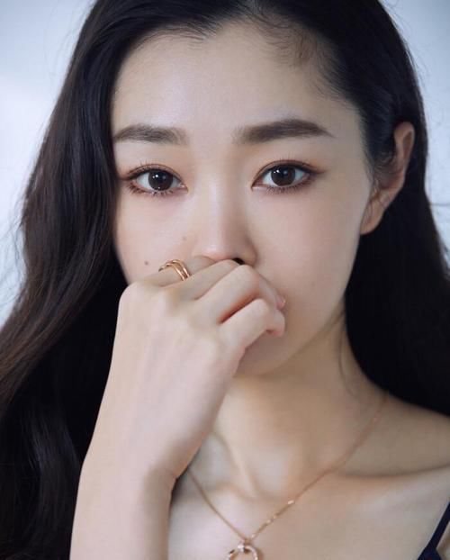  看起来：眼睛拥有这3个“特征”的女人，会自带眼妆效果，不化妆更好看