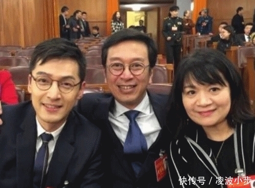  『人民大会堂』都说人民大会堂是“卸妆水”，杨幂还好，看到胡歌：真有37岁？