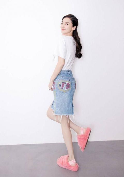 杨颖连“毛毛虫”鞋也敢尝试 小海绵看了会害怕吗?