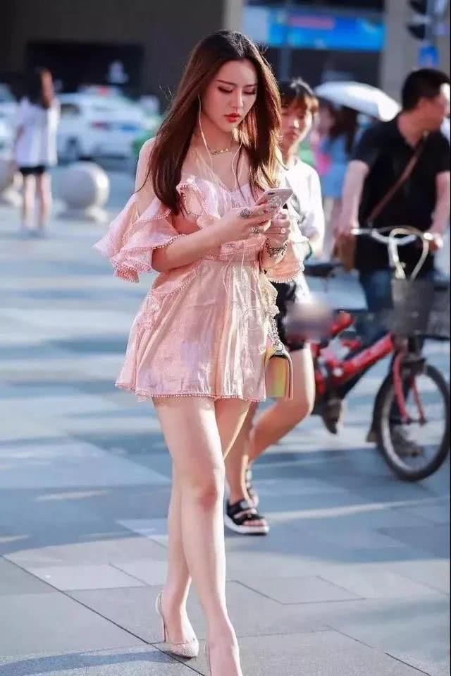 少女■青春不打烊,穿美美的短裙,做甜甜的少女,显瘦显高显腿长