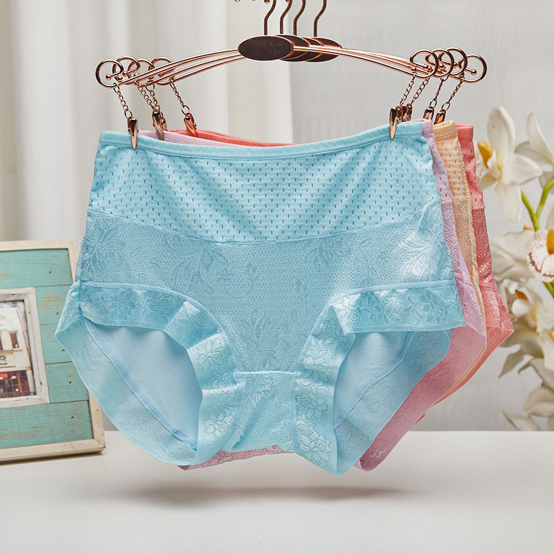 个性别致的蕾丝套装，修饰女人的姣好身材