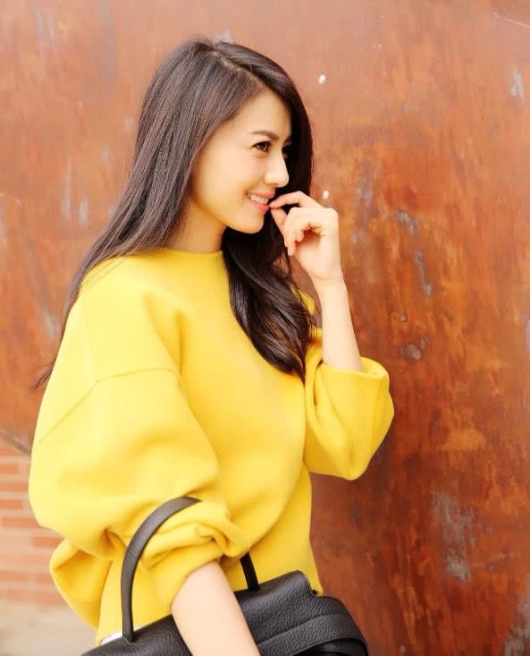 国民女神高圆圆绿色紧身连衣裙,性感到爆炸