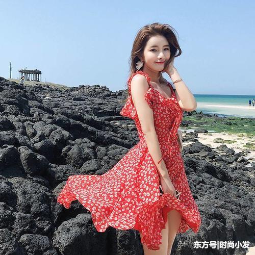 夏天穿吊带裙出街,清爽透气自在无边,你心动了吗?