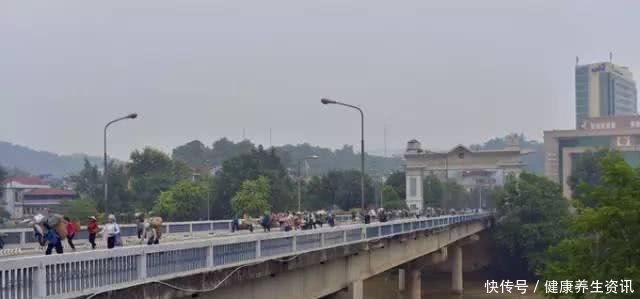 小夫妻42天自驾14000公里, 穿越13个省, 环游半个中国