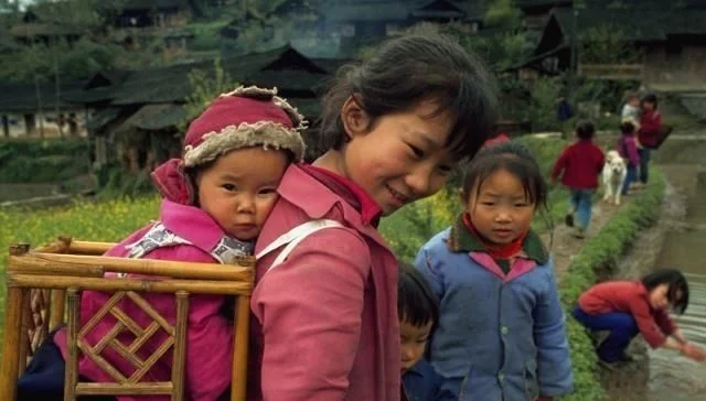 农村杀年猪,小孩子不能看?经历过的人都长大了