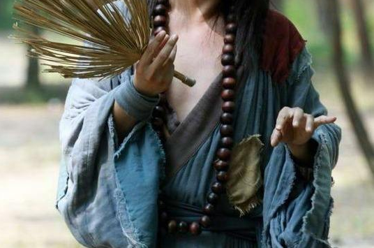 感觉脏脏的!身上搓下来的"泥"是何物?