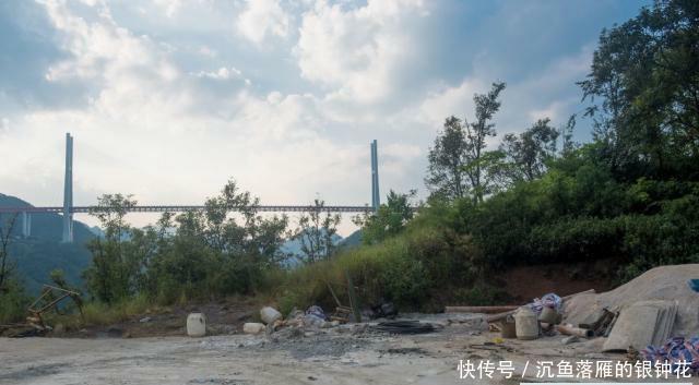 又一中国奇迹:云贵高原造出世界最高大桥,565米的高度折服世界