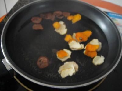 陈皮这样泡水，早晚吃一点，清肠排毒，一周瘦5斤，还养颜嫩肤