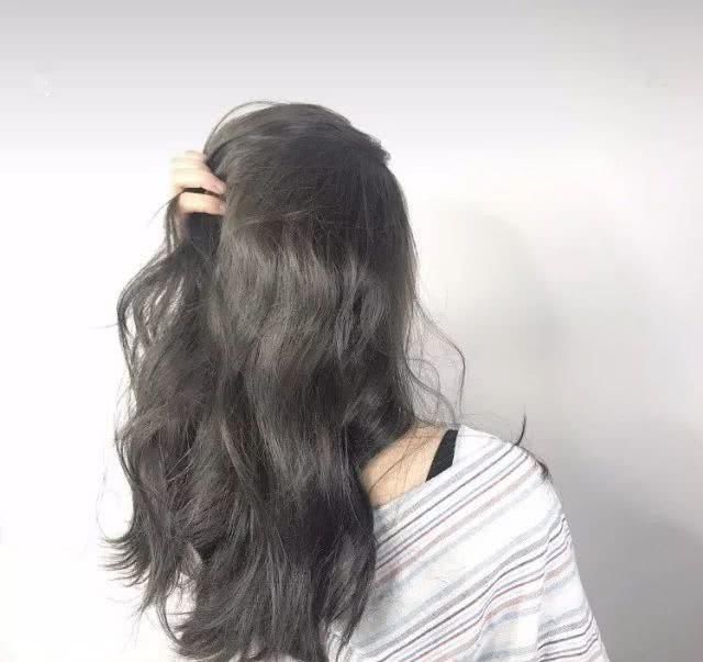 『棕色』选对发色,让你皮肤白的发光!
