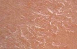 baby妆前皮肤暗嘴歪，妆后美如瓷娃娃?网友:整容般的妆法~