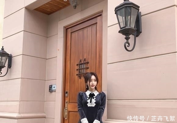  『系带』孙允珠-萤光亮丝蝴蝶系带哥特连衣裙