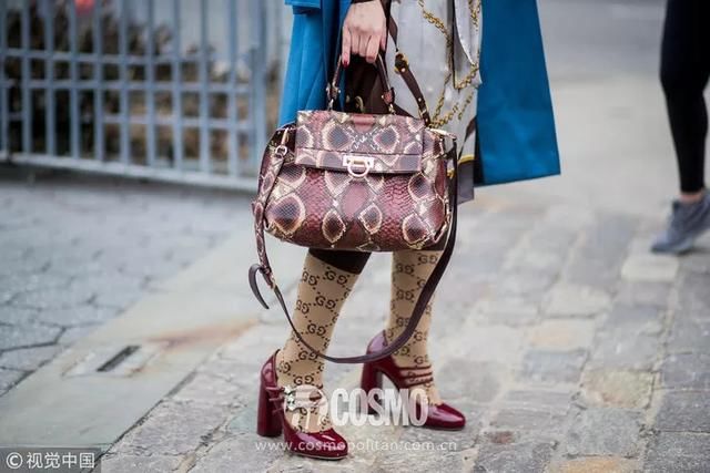 时髦办｜腿长成这样，请放过长筒袜