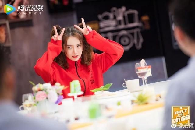 戚薇穿越变Lucky？双丸子头帮你回到小时候！