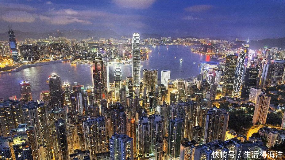 这个城市不得了, 面积小, 摩天大楼却比北京上海广州还多