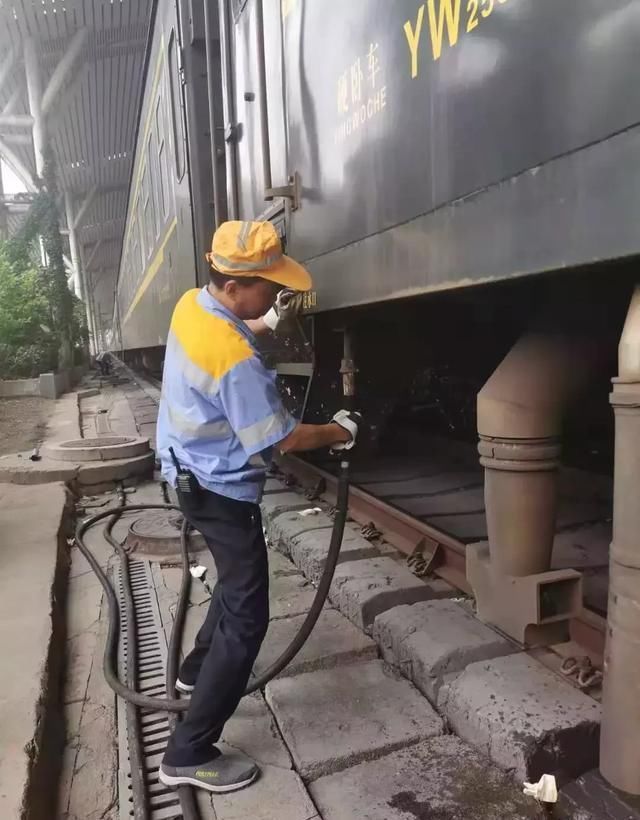 火车上的水从哪来？说出来你都不一定相信……