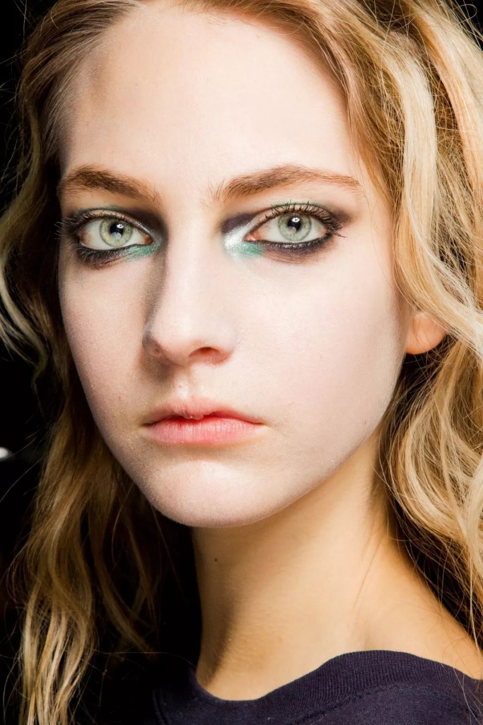 跟着秀场学最潮马卡龙妆，今年秋冬我一定要比闺蜜美!