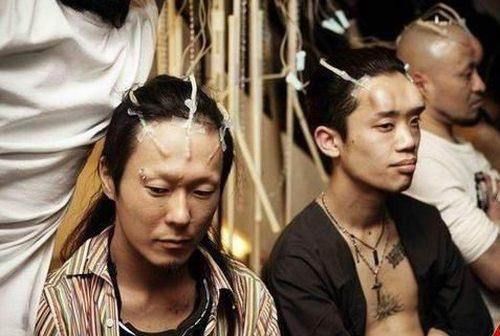 日本人生活现状：百万宅男单身，整容全看心情