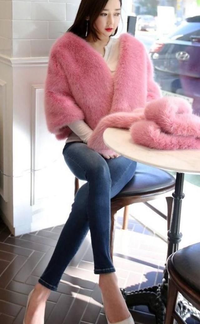 长得漂亮,自信优雅的女孩子,穿上牛仔裤,散发出女神气场!