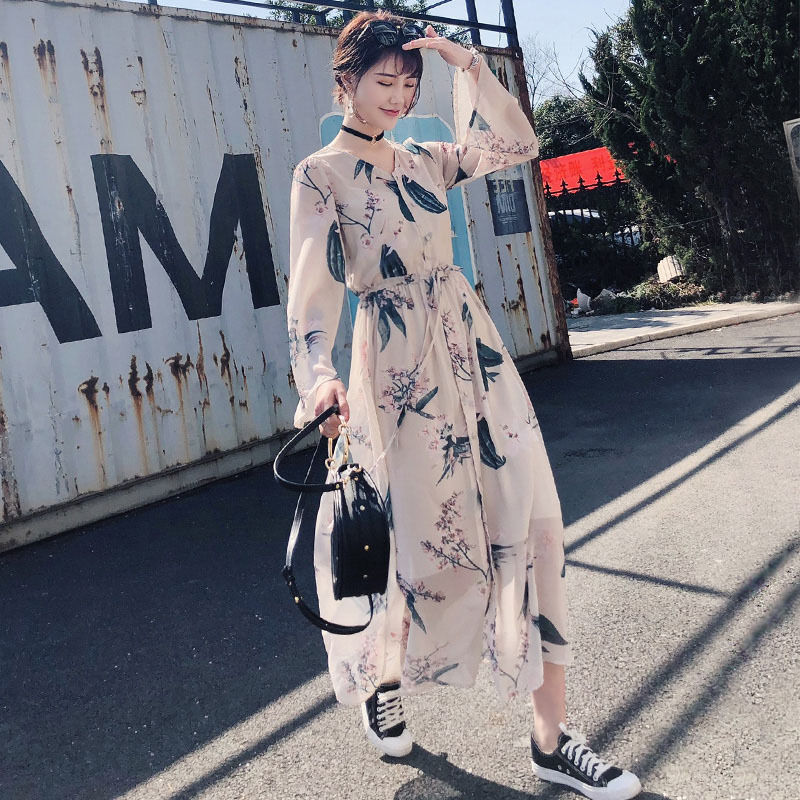 有一种裙叫:初恋裙，让你找回初恋般的感觉，配上高跟鞋，美爆了