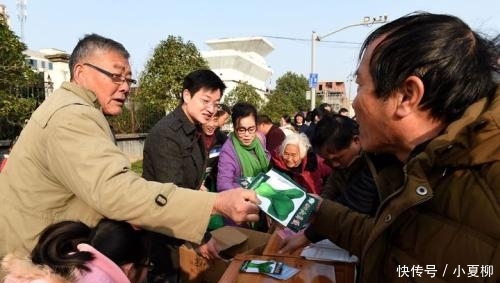  养老金|2019年起: 年龄超过这个“数”就不必交社保了, 别白花“