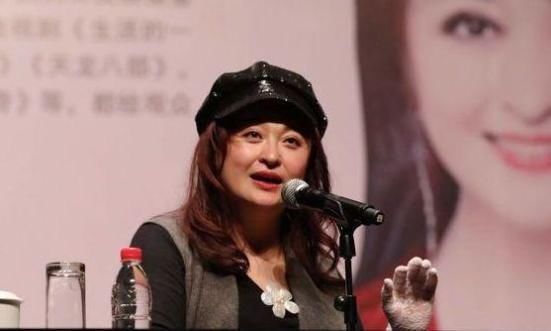 # 女人味#体重150斤不遮掩，发福更有女人味！，49岁王璐瑶近照惹争议
