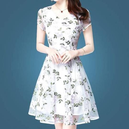 这种连衣裙上身才知道有多美！气场满满，嫩上添嫩，清凉又惬意