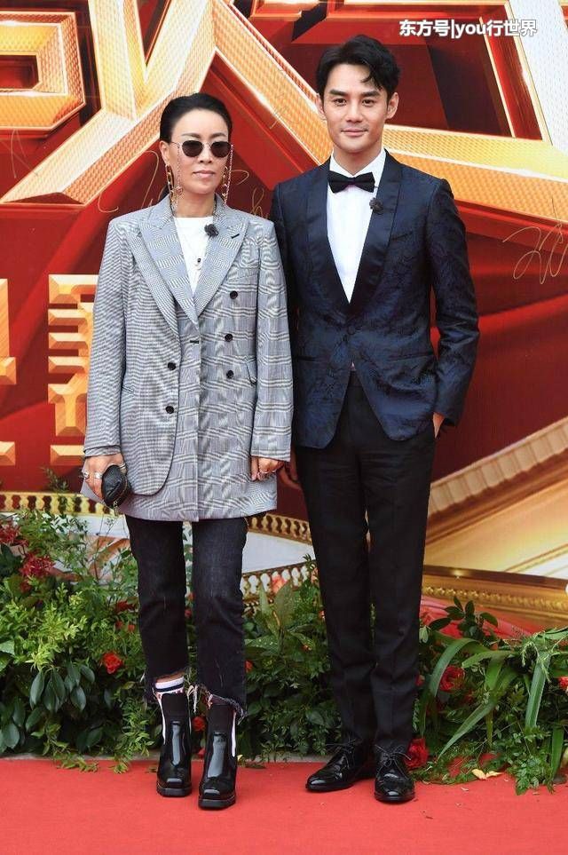 《跨界歌王》总决赛,宁静浓妆配白色印花裙,碾压那英的男人装!