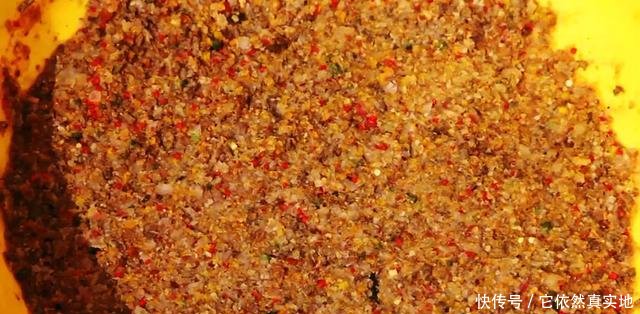 早上:为了钓鱼,早上5点出发,1天钓40斤鱼,没白忙活,附饵料配方!