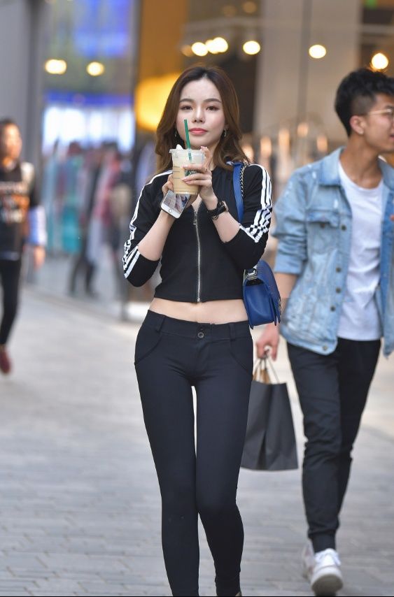 初秋的修身裤搭配,真的不是一句很有女人味就能说明白的!