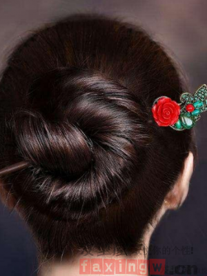 如何用簪子扎头发 古典扎发别有一番风味
