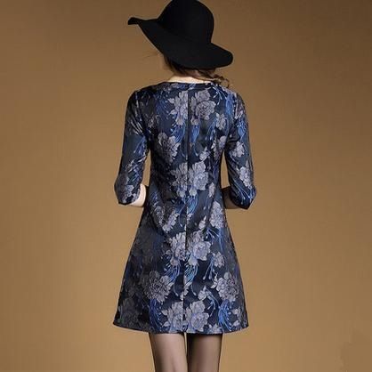 偷偷告诉你!凌晨刚上秋裙，比套装洋气，比旗袍显瘦，关键还不贵