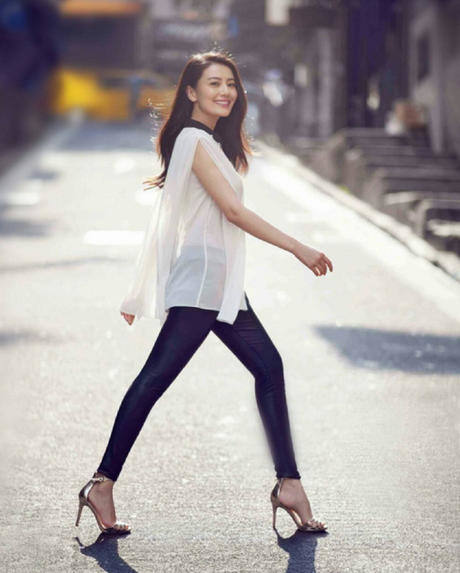 高圆圆转身的那一刻全世界都安静了,网友:大饱眼福