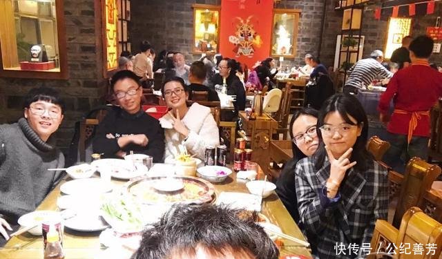 摄影丨三五好友相聚