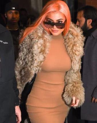 卡戴珊家族的掌上千金，这体格就犹如“大水牛”