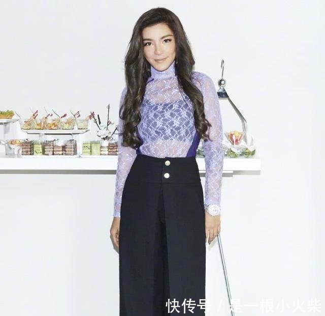 江映蓉变身黑美人，“土著娃娃脸”成“国际脸”魅力十足！