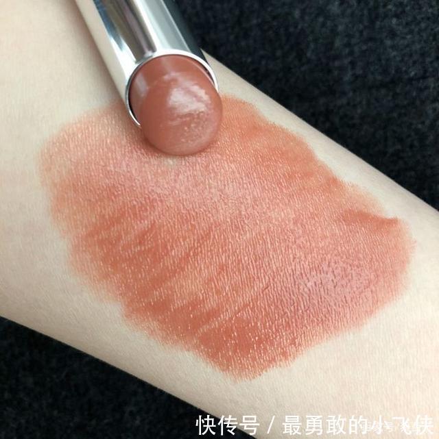 「唇膏」美妆论坛讨论度最高的6支焦糖色唇膏!一搽皮肤立白,黄皮人必收