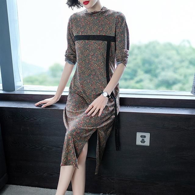 女人一旦过40岁，别穿太随便!推荐穿这“秋裙”，显瘦超美嫩