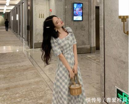 漂亮|女人不漂亮可以,但必须要有气质!这4款连衣裙:满足你的要求