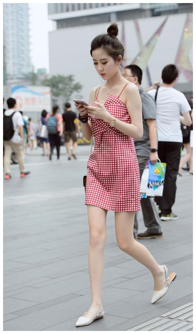 街拍：图1身材紧致，图3青春活力，图8白皙美丽