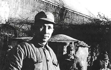 三次辞帅,被怪病折磨一生,火化后才发现脑袋里