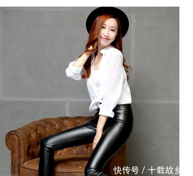 很容易搭配衣服的紧身皮裤，那么的显性感！