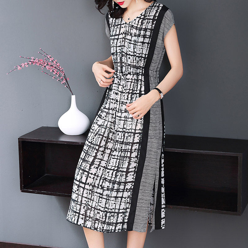 如此“勾魂裙”，比流氓装还辣眼睛，知性而典雅，连老外都痴迷