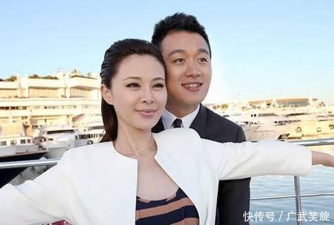 关悦手牵养女,用实际行动回应了重男轻女的传言