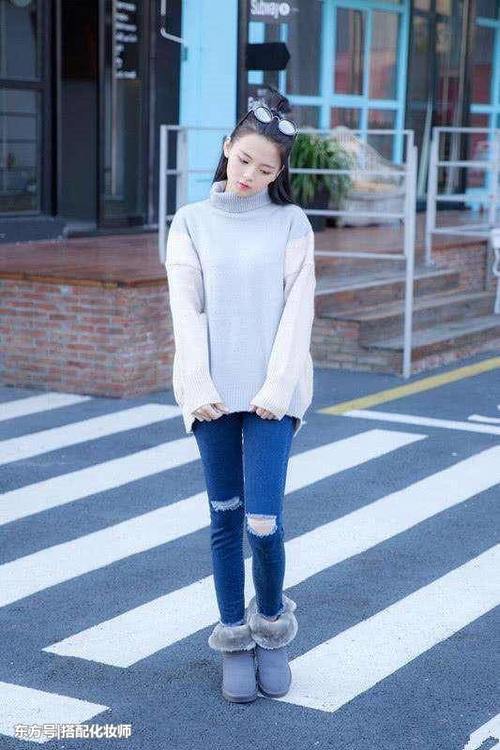 杨超越穿长裤了，真的是难得一见，终于不秀大长腿了？