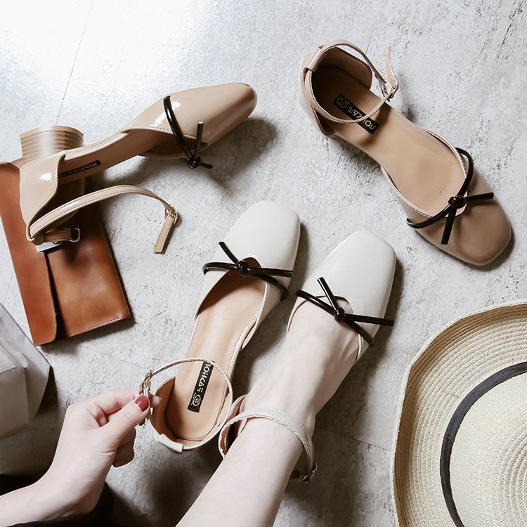 女人穿皮鞋要不要配黑丝?女人都要知道，别被蒙在鼓里了